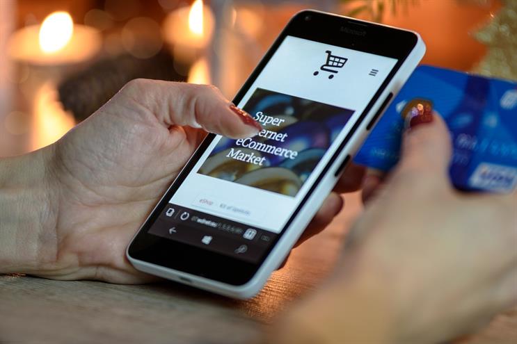 You are currently viewing Online Shopping versus traditional shopping